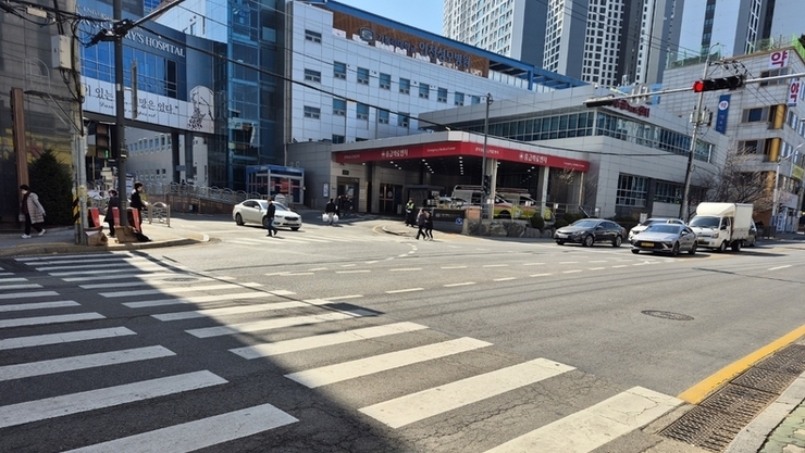 인천성모병원 앞 횡단보도 공사, 주민 갈등에 착공 직후 '올스톱'